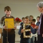 Religionslehrerin Theres Zumsteg hatte mit den Kindern die Texte einstudiert