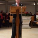 Ihr folgt der Kirchenpflegepräsident der Kirchgemeinde Langenbruck, Ruedi Beljean.