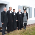 gibt es noch ein Bild vor dem Pfarrhaus