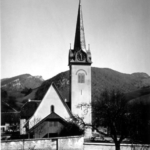 1895 Kirche mit Friedhofmauer