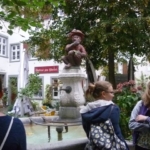 ... und lustigen Brunnenfiguren.
