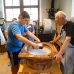 darf jeder selber Papier schöpfen