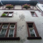 Fassaden, die viel zu erzählen haben zum Beispiel...